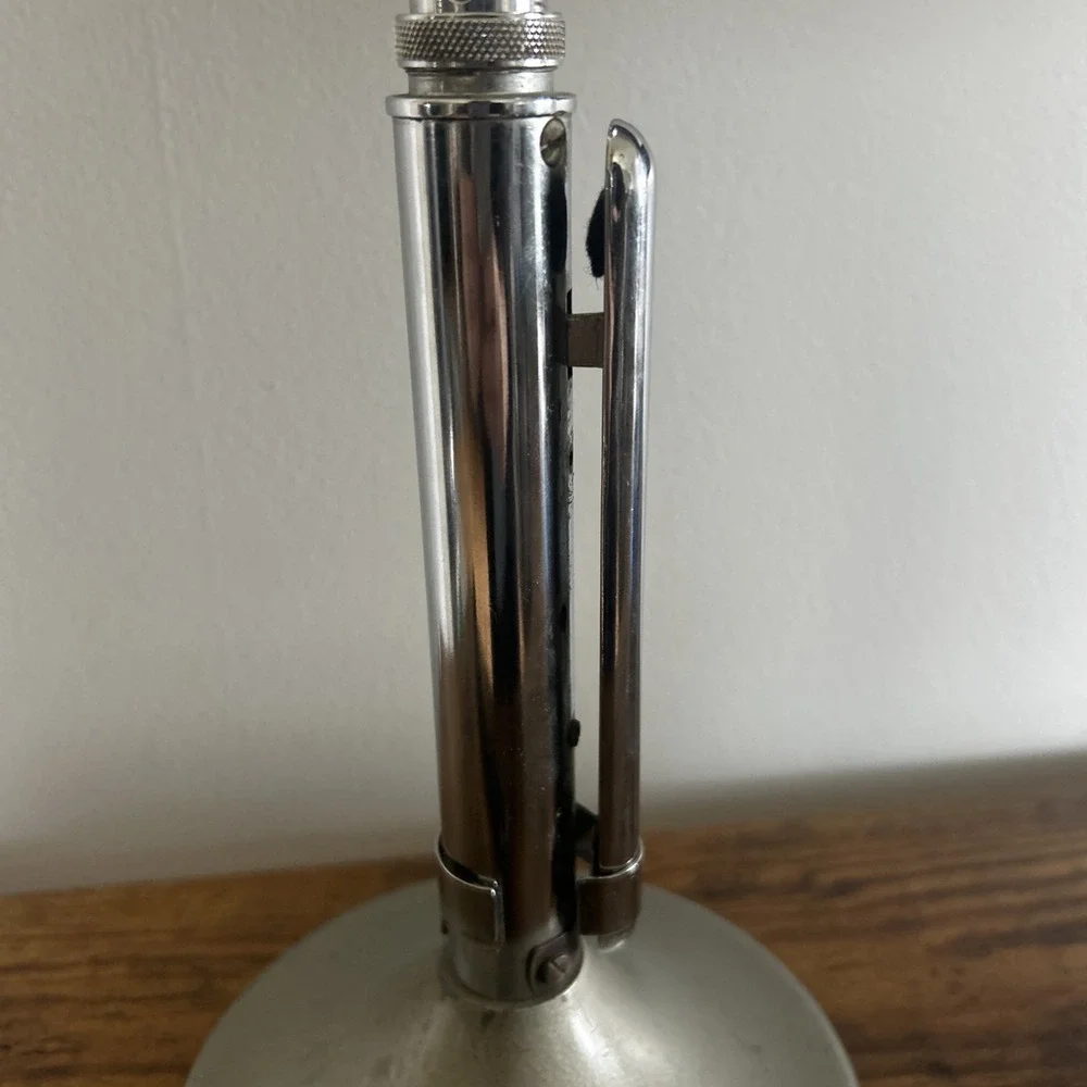 AstaticD-104 Dynamic Lollipop Microphone Stand Untested- Missing Screw